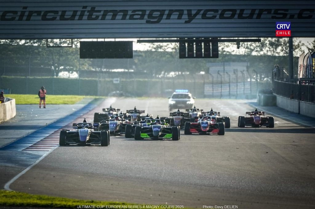 Canal Tv de Deportes CRTV destaca a Clemente Huerta, quién viaja a Europa para probar el mundo de la Fórmula 3. 3 Hoosier Formula Cup 1.jpg