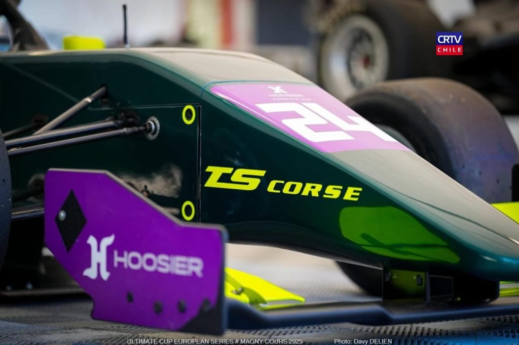 Canal Tv de Deportes CRTV destaca a Clemente Huerta, quién viaja a Europa para probar el mundo de la Fórmula 3. 4 Hoosier Formula Cup 6.jpg