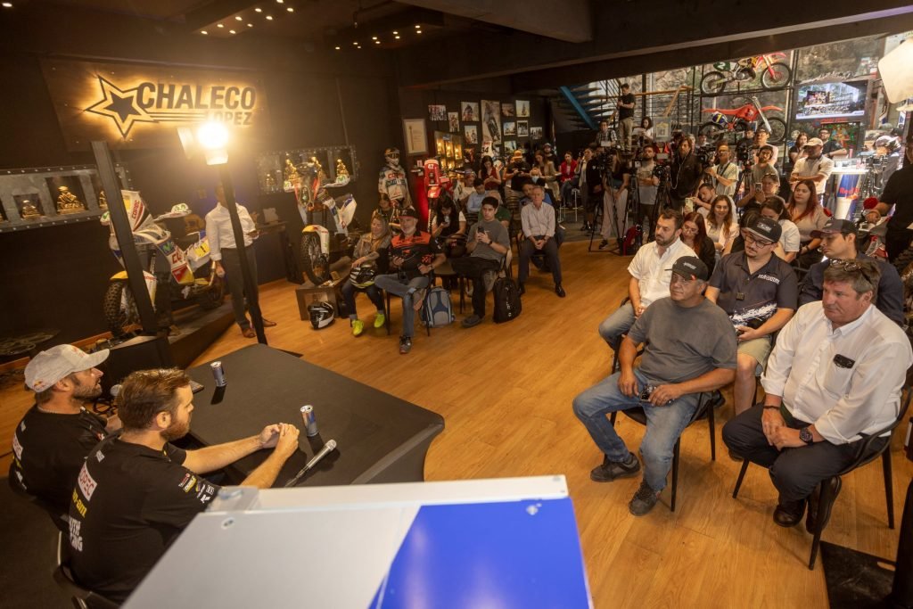 Chaleco y Alvaro Leon 11