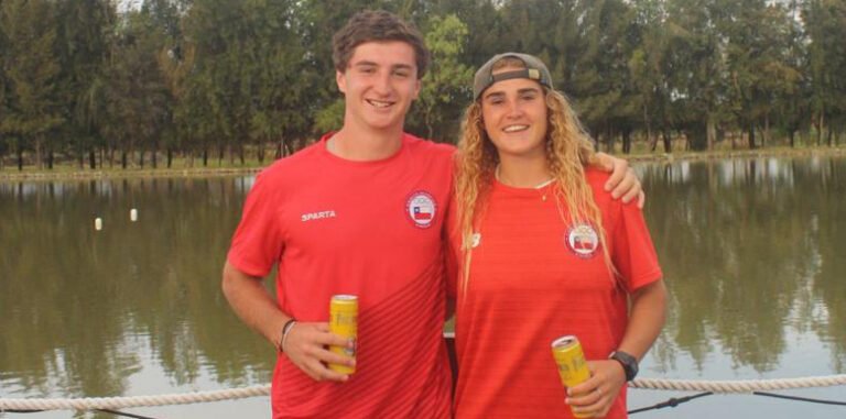 LOS HERMANOS HOLSCHER SACAN PASAJES PARA SANTA FE