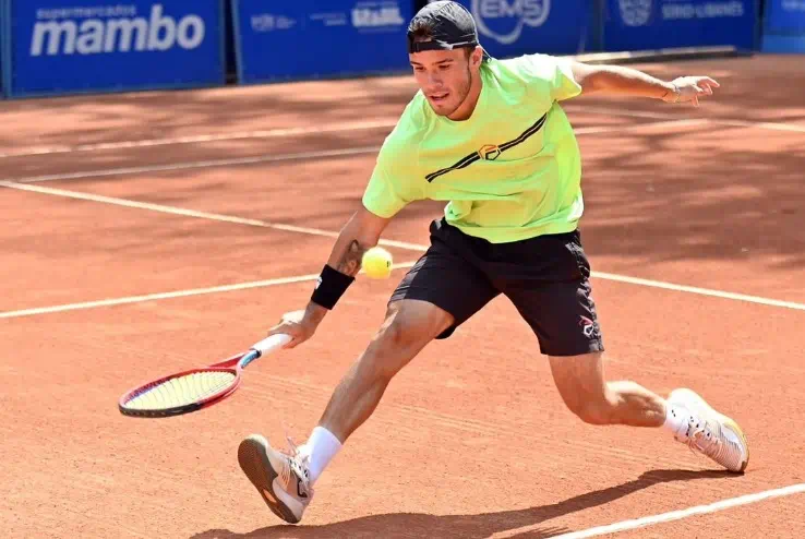 Becerra avanza en España