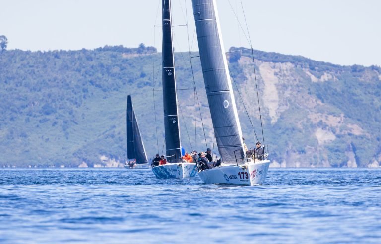 CRTV Velerismo y Figura Europea se suma a semana de la Vela Exmax en LAgo Llanquihue 2025.