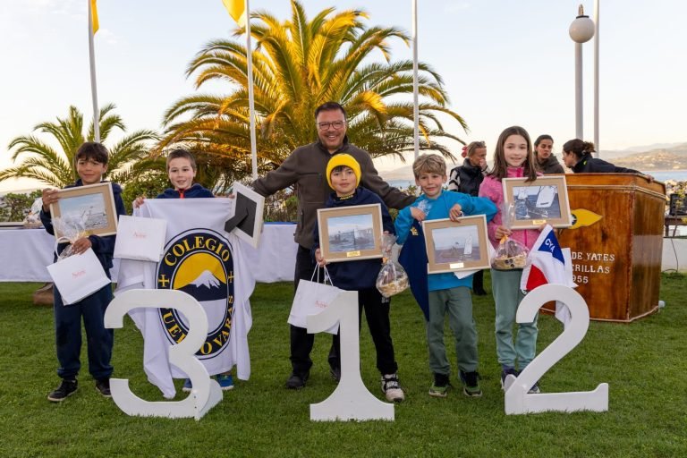 Miguel Puño..de la Escuela de Vela del CYH y estudiante de la escuela municipal Oro Negro, conquistó su primer triunfo en la categoría Principiantes.