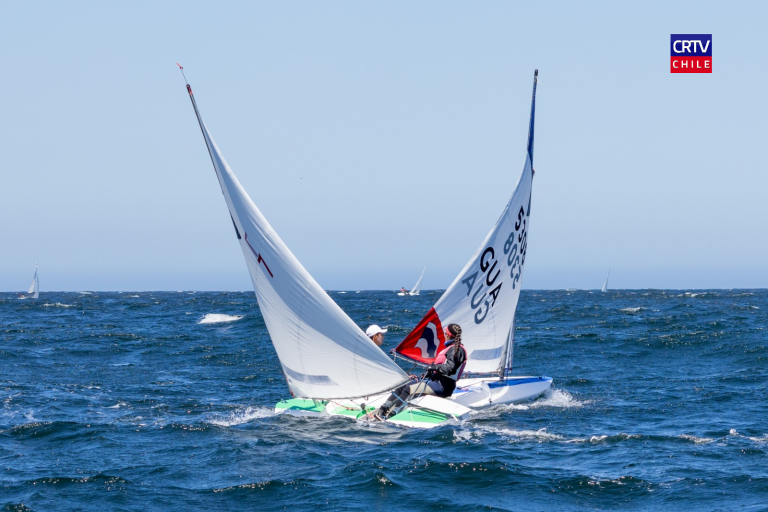 Chile lidera dos de las cinco categorías en inicio del Sudamericano Youth de vela BUPA SEGUROS.