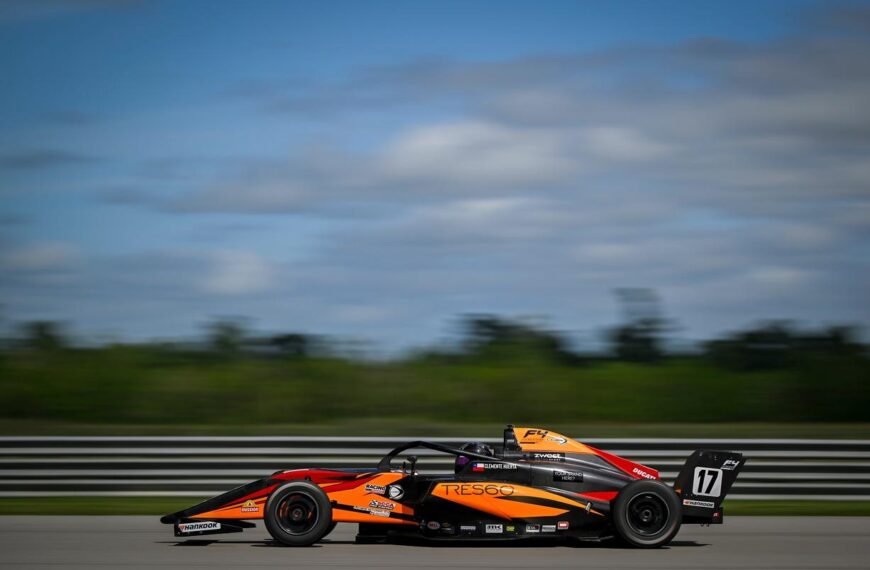 Home 5 Clemente Huerta suma importantes puntos en el campeonatode F4 de USA.