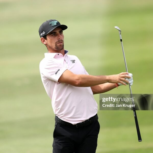 Niemann escala posiciones en LIV Golf