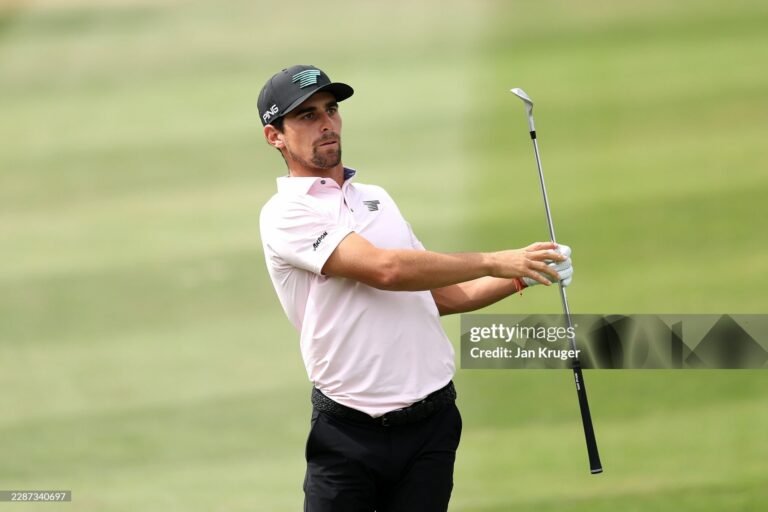 Niemann escala posiciones en LIV Golf