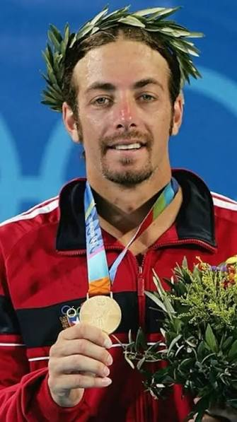 Nicolás Massú gana la medalla de oro