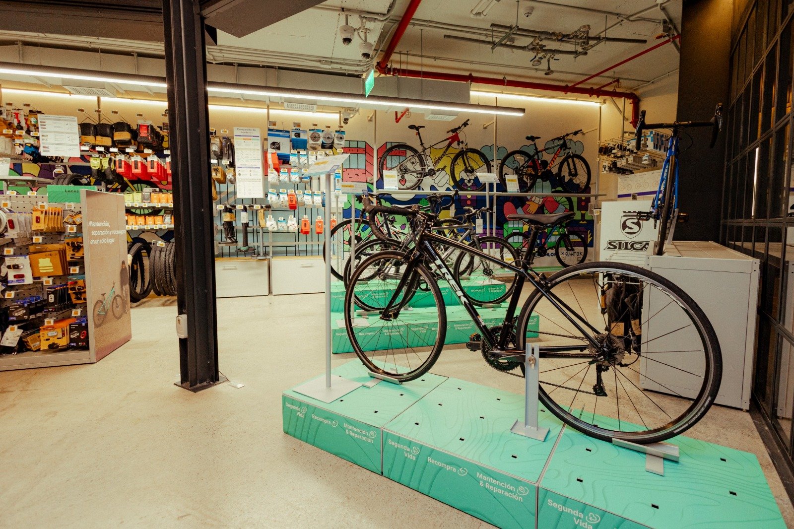 Decathlon Bike Lab en MUT con más de 40 servicios especializados para bicicletas.