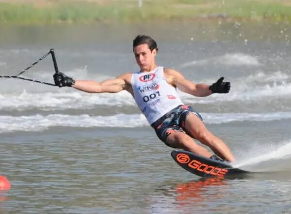 Team Chile de Esquí Náutico conquista el podio por equipos y brilla con oro en el Panamericano de Paraguay