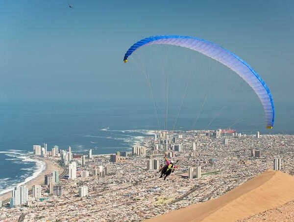 Tarapacá se consolida como capital mundial del parapente en un mes marcado por la controversia aérea en Santiago