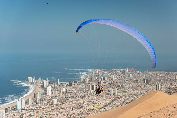 Tarapacá se consolida como capital mundial del parapente en un mes marcado por la controversia aérea en Santiago